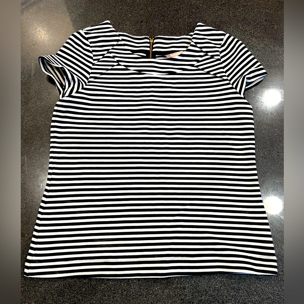 Banana Republic black and white top